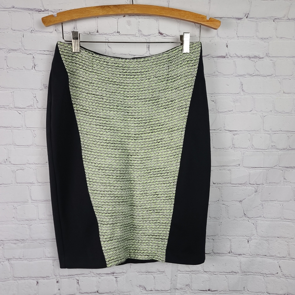 Alfani Skirt. Black, yellow, and gray. Sz 4.